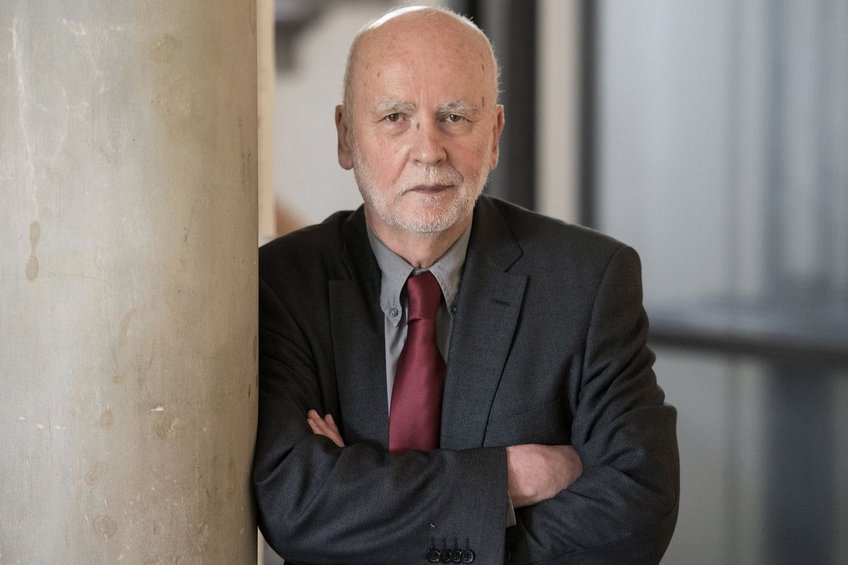 DACAMERA mourns the death of poet Adam Zagajewski